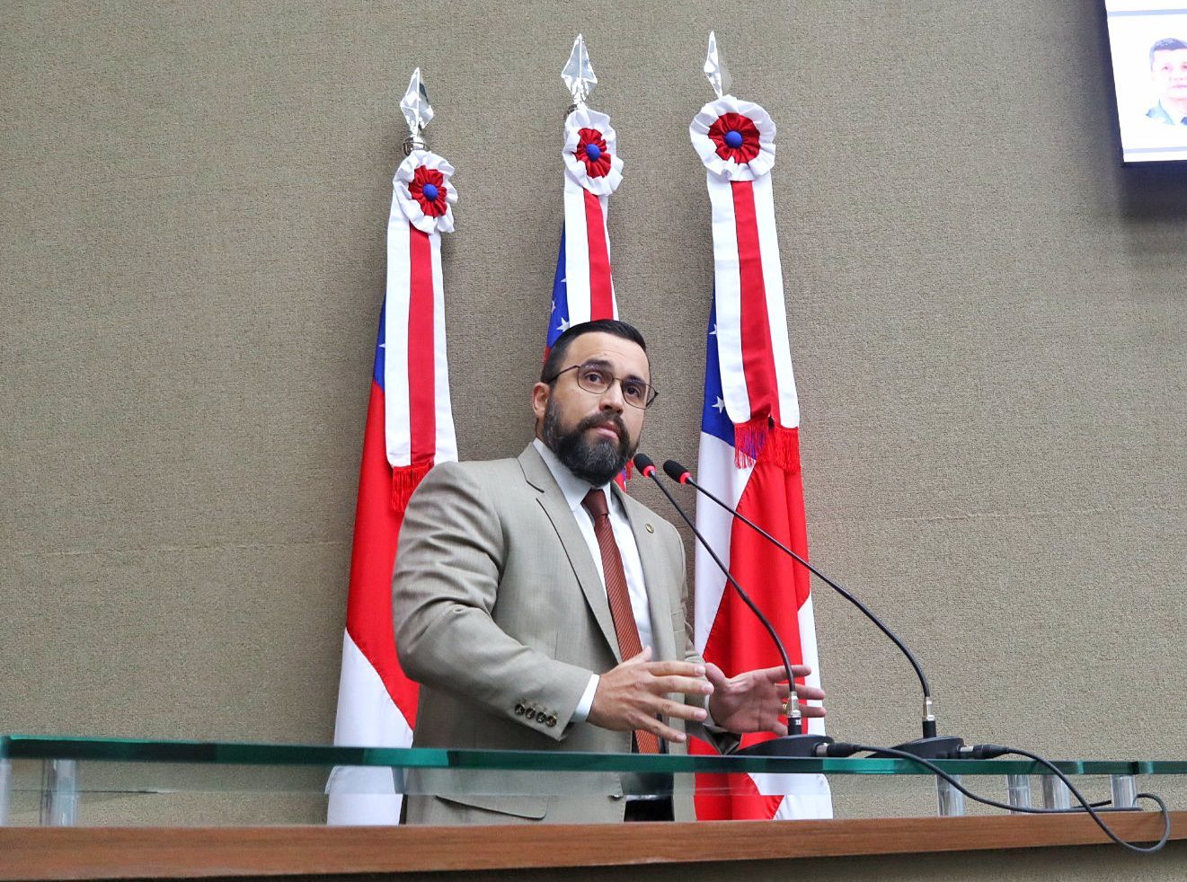 Da tribuna da Assembleia Legislativa do Amazonas (Aleam), o deputado estadual Dr. George Lins (União Brasil) elogiou os esforços do deputado federal Átila Lins (PSD) e do Prefeito Adenilson Reis