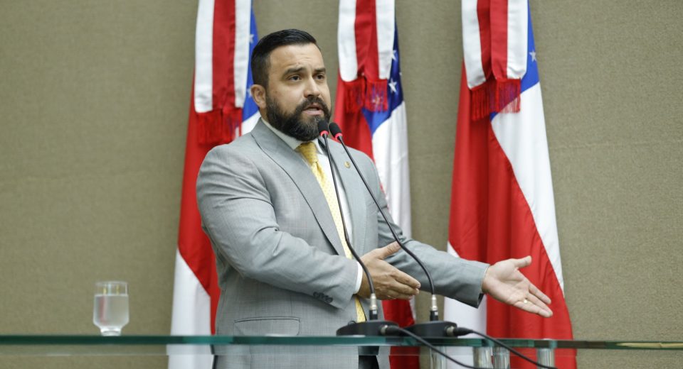 Dr. George Lins defende soluções para a crise do transporte aéreo no interior do Amazonas