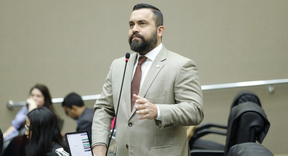 A vacinação contra HPV em escolas públicas e privadas, além dos postos de saúde, é uma necessidade nos esforços de combate à principal causa do câncer de colo de útero