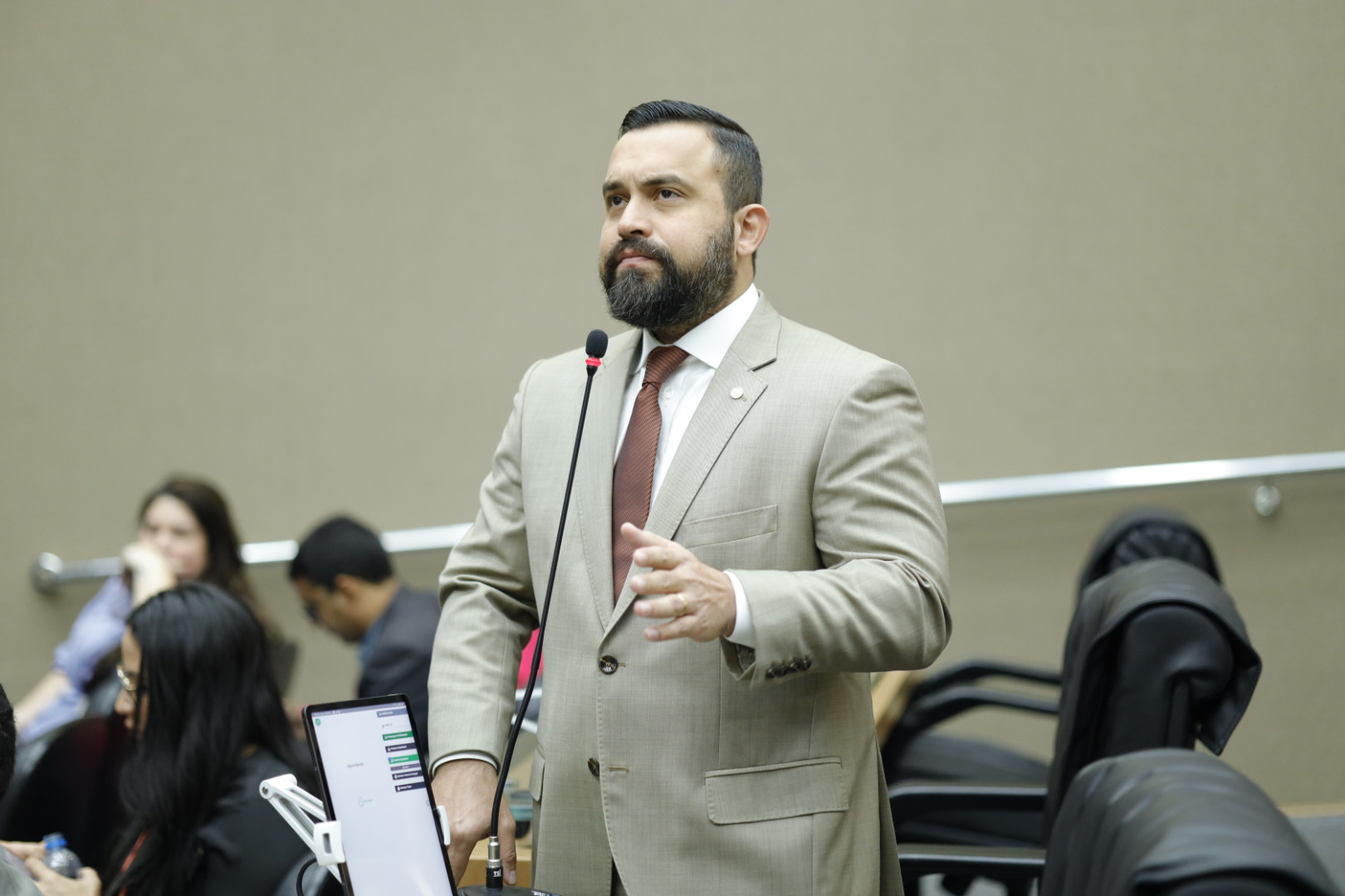 A vacinação contra HPV em escolas públicas e privadas, além dos postos de saúde, é uma necessidade nos esforços de combate à principal causa do câncer de colo de útero