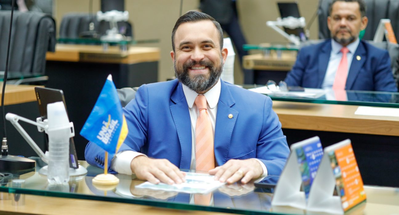 Dr. George Lins celebra implementação da Educação Financeira nas escolas estaduais