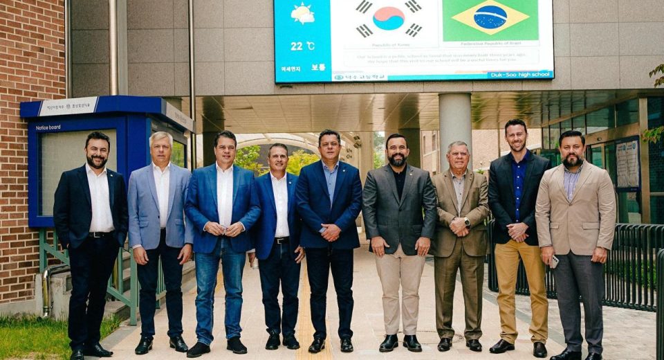 A missão internacional, organizada pela Unipa, ocorreu de 15 a 26 de maio e contou também com uma comitiva de parlamentares de Santa Catarina.