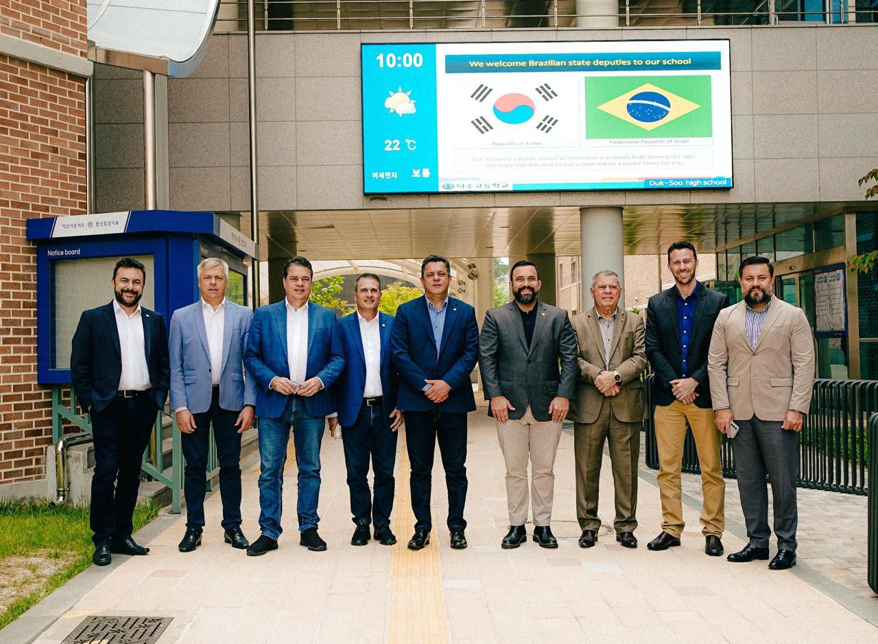 A missão internacional, organizada pela Unipa, ocorreu de 15 a 26 de maio e contou também com uma comitiva de parlamentares de Santa Catarina.