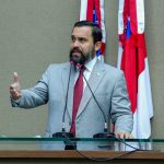 Dr. George Lins destaca a importância do diagnóstico precoce do câncer de próstata em palestra na Aleam