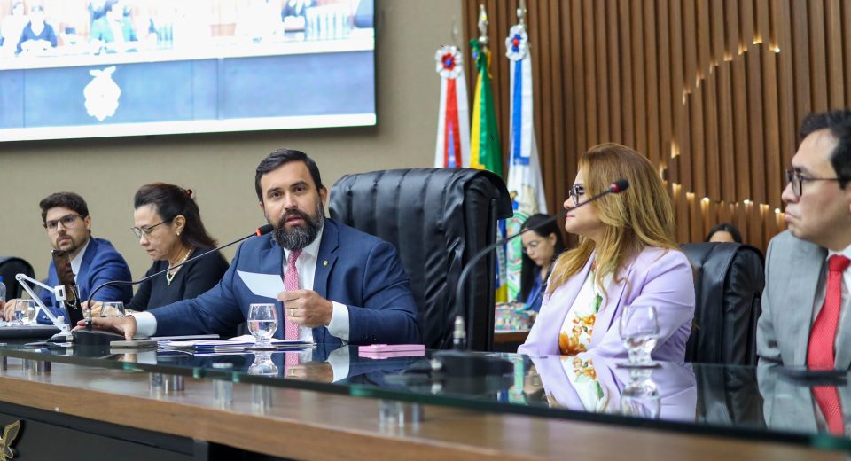 Aleam debate prevenção ao câncer do colo do útero em Cessão de Tempo do Dr. George Lins