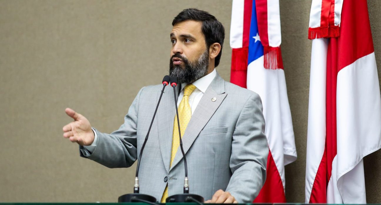 Deputado Dr. George Lins cobra Azul por cancelamento de voos e exige respeito às populações do interior do Amazonas