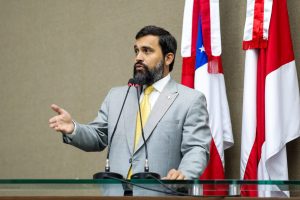 Deputado Dr. George Lins cobra Azul por cancelamento de voos e exige respeito às populações do interior do Amazonas