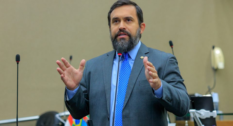 PL do Dr. George Lins reforça sinalização de rodovias estaduais com informações sobre hospitais mais próximos